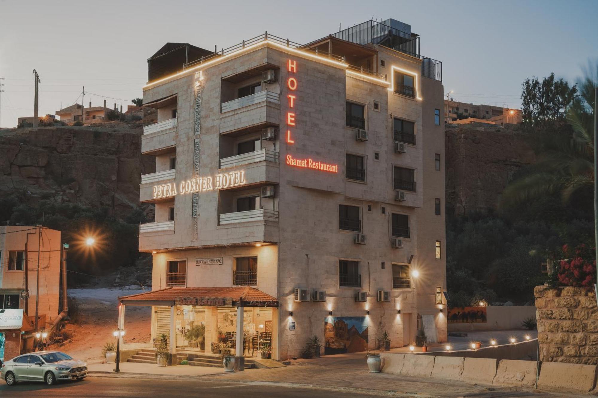 Petra Corner Hotel Exteriör bild